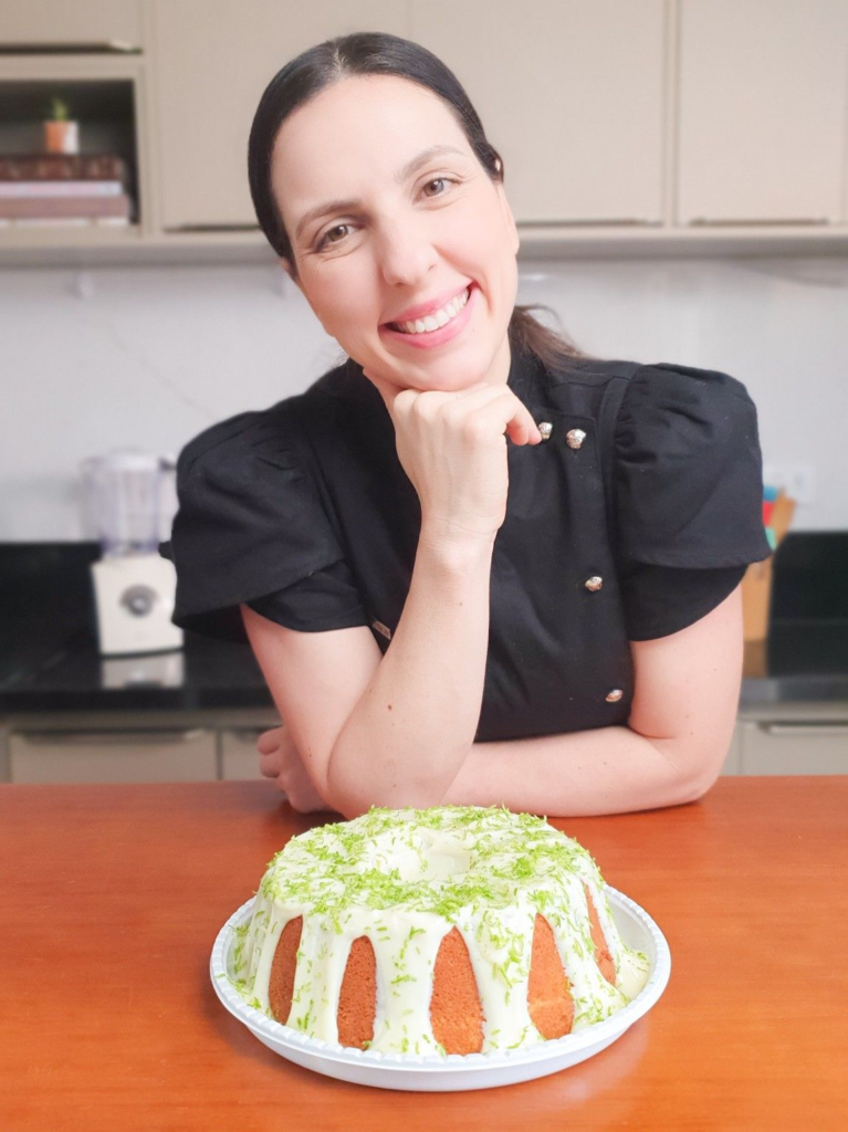 image-239-767x1024 Fábrica de Bolos Caseiros: Transforme Sua Cozinha em um Negócio Lucrativo com Lumma Peixoto