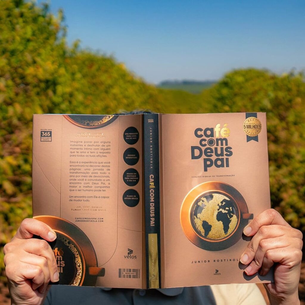 cafe-com-deus-pai-2025-porcoes-diarias-de-transformacao-pdf-1024x1024 Livro Café com Deus Pai 2025: Porções Diárias de Transformação por Júnior Rostirola | PDF