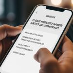 Ilustração sombria de Liam Belinni, executor da máfia, segurando uma pistola, ao lado de Giorgia Morello em vestido vermelho, com skyline de Chicago ao fundo.